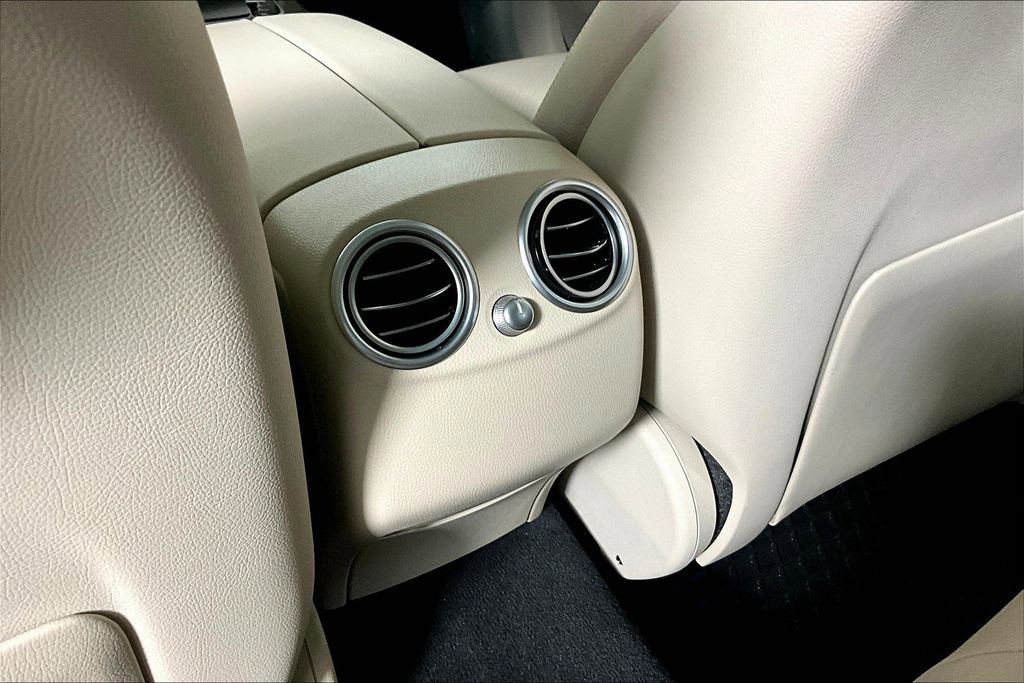 Used 2022 Mercedes-Benz GLC 300 w/ Premium Package Lite image 34