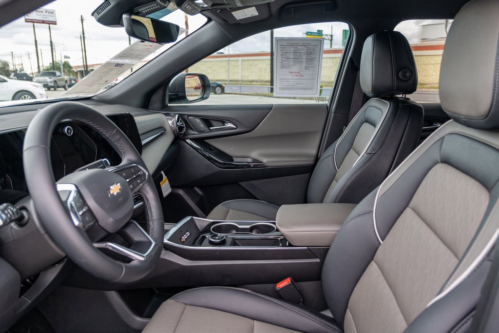 Used 2026 Chevrolet Equinox LT w/ Convenience Package II image 12