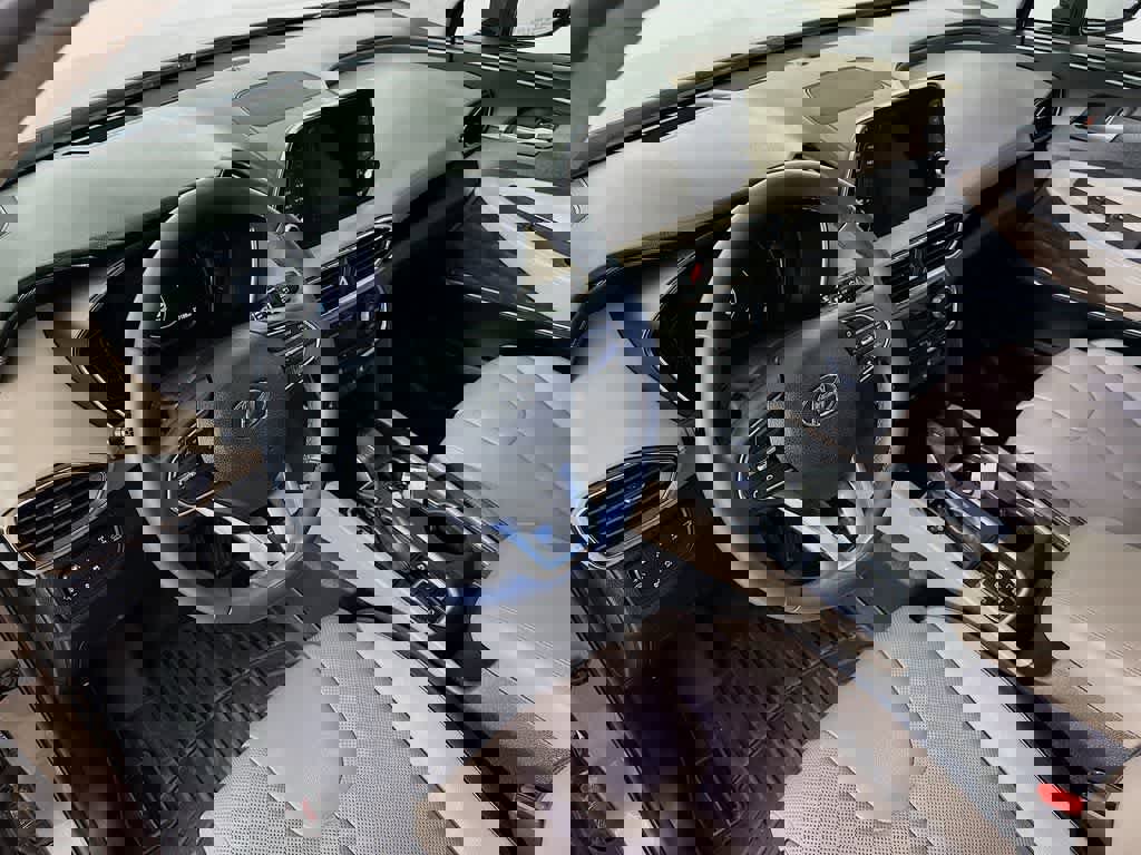 Used 2020 Hyundai Santa Fe Limited image 2