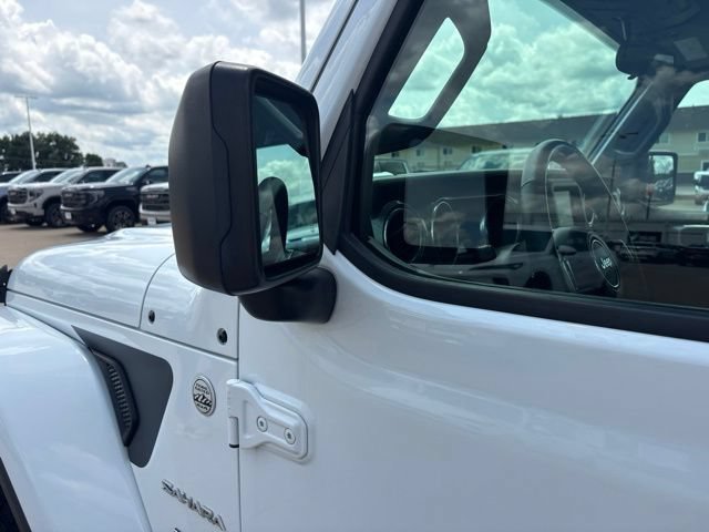 Used 2018 Jeep Wrangler Unlimited Sahara w/ LED Lighting Group AWD/4WD image 42
