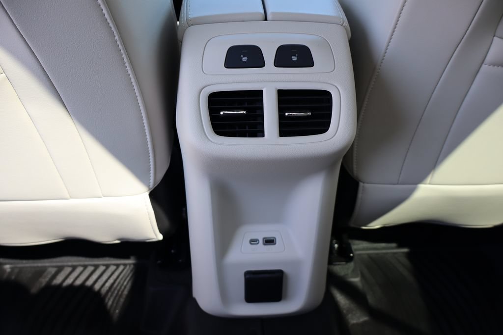 Used 2023 Buick Envision Avenir AWD/4WD image 28