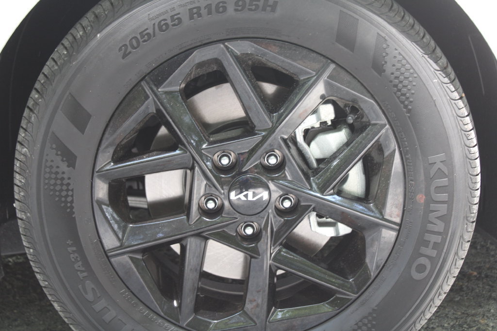 New 2026 Kia K5 LXS FWD image 17