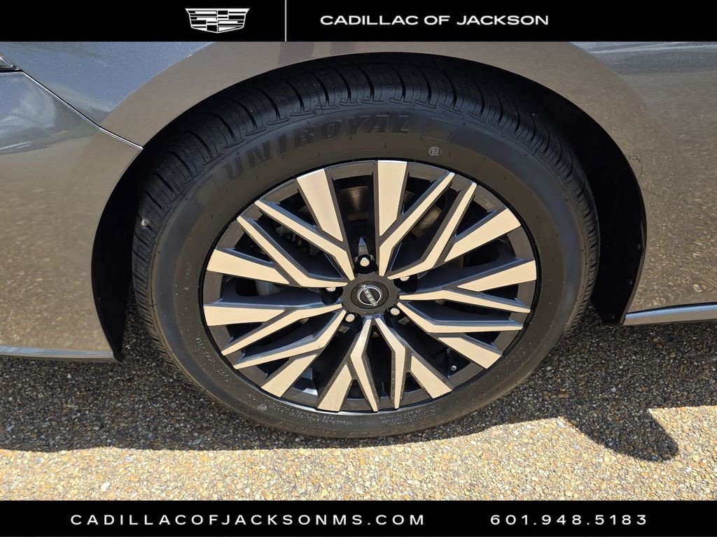 Used 2025 Nissan Altima 2.5 SV FWD image 27