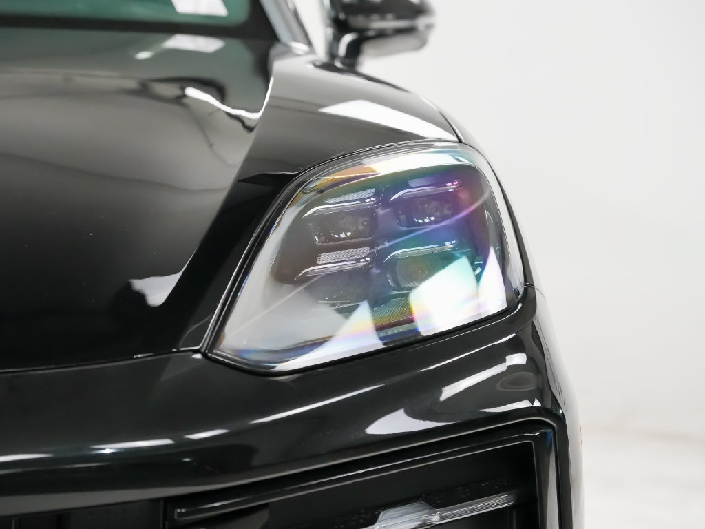 New 2026 Porsche Cayenne GTS AWD/4WD image 7