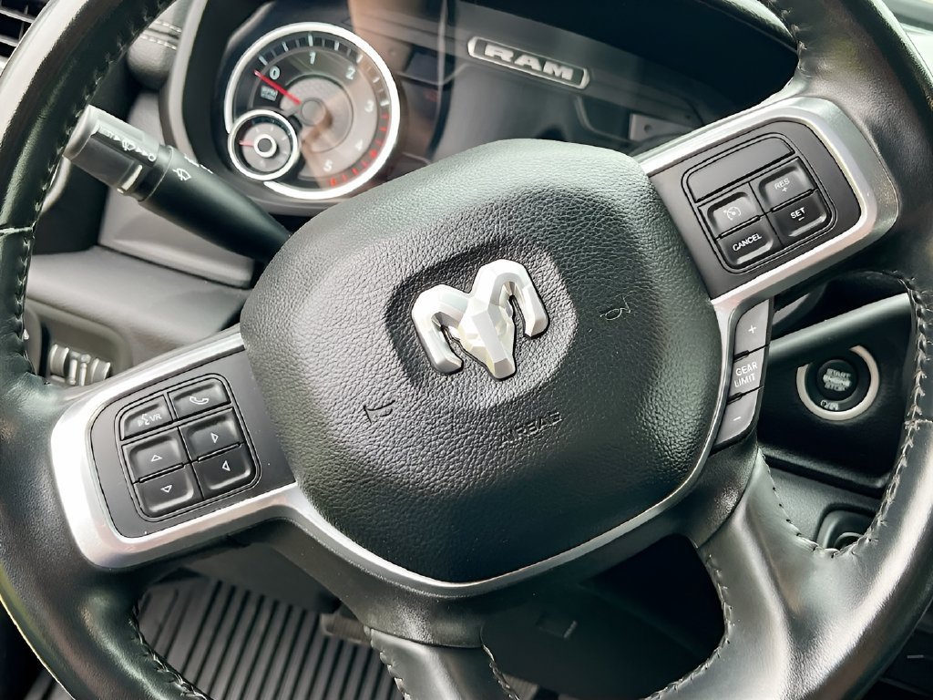 Used 2022 RAM 3500 Laramie AWD/4WD image 11