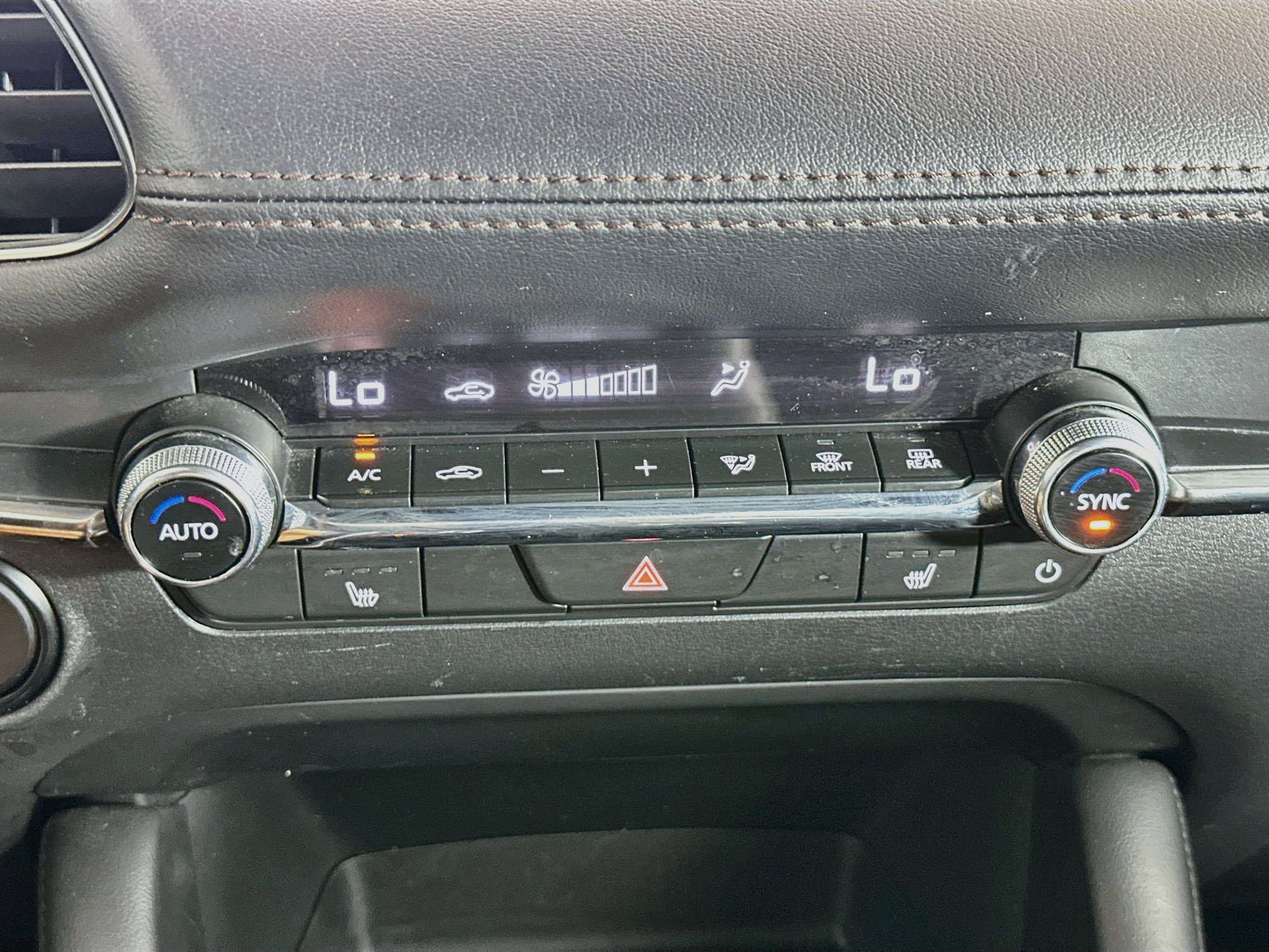 Used 2024 MAZDA MAZDA3 s FWD image 24