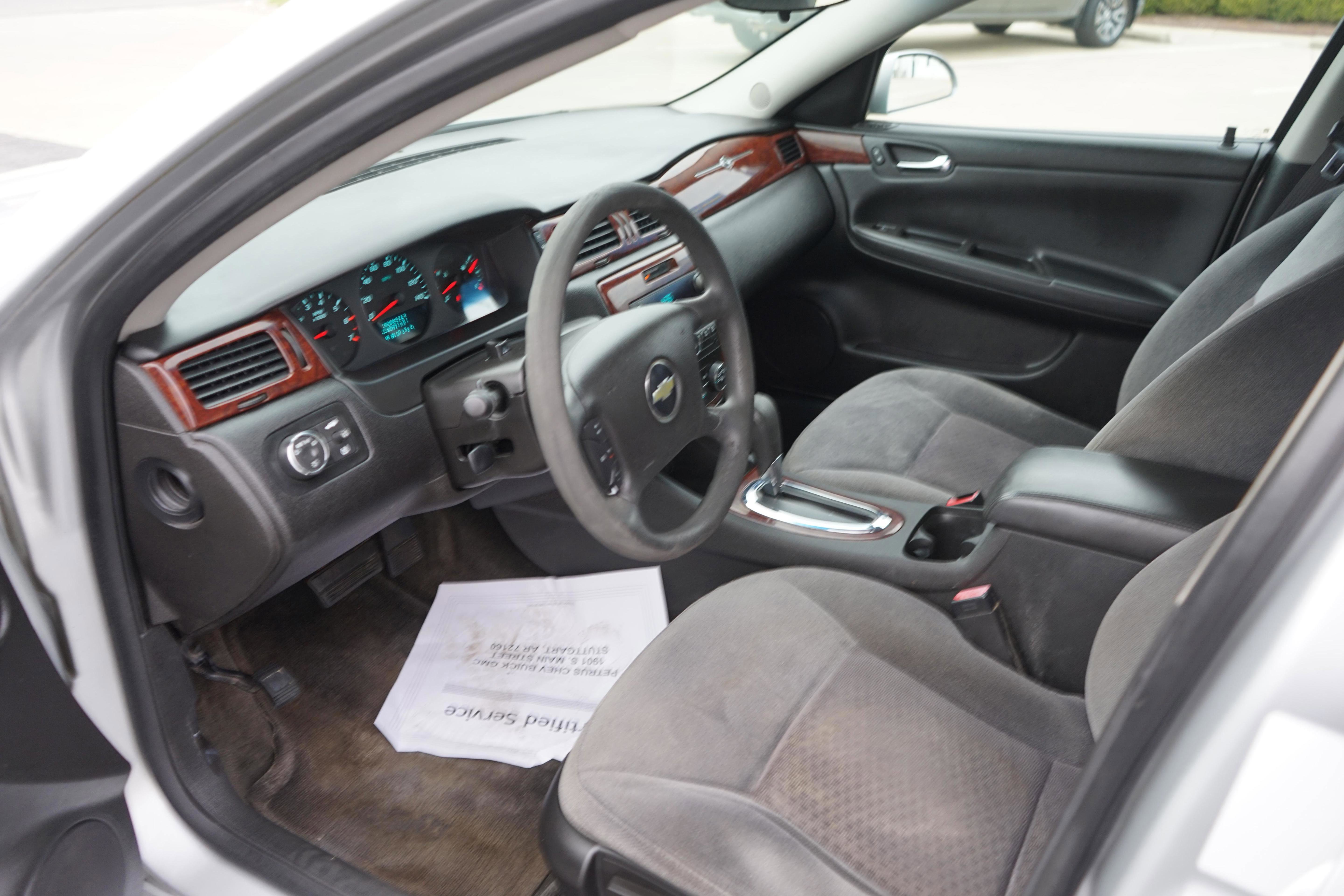 Used 2010 Chevrolet Impala LS image 10