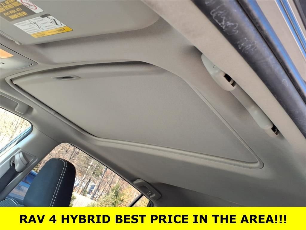 Used 2018 Toyota RAV4 XLE w/ Convenience Package image 16