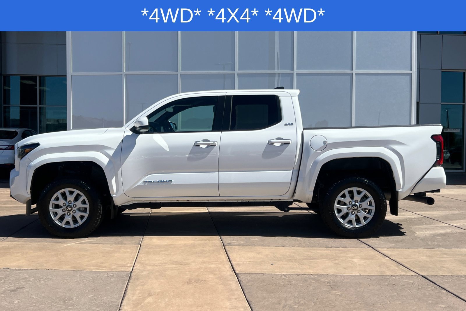 Certified 2024 Toyota Tacoma SR5 AWD/4WD image 8