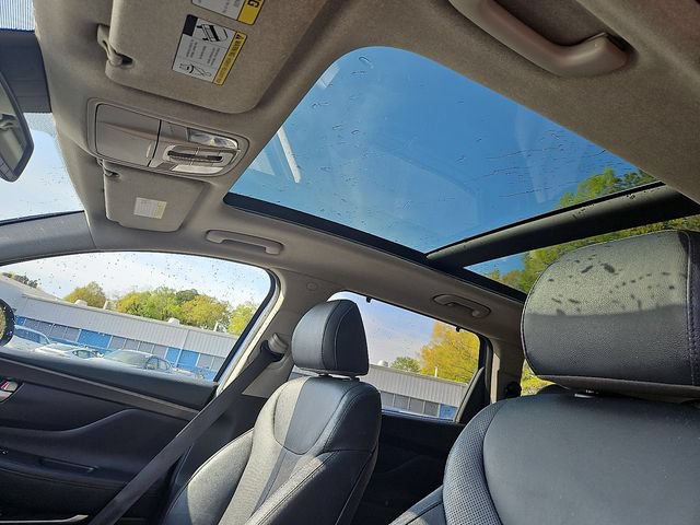 Used 2020 Hyundai Santa Fe SEL w/ Convenience + Premium Package AWD/4WD image 17