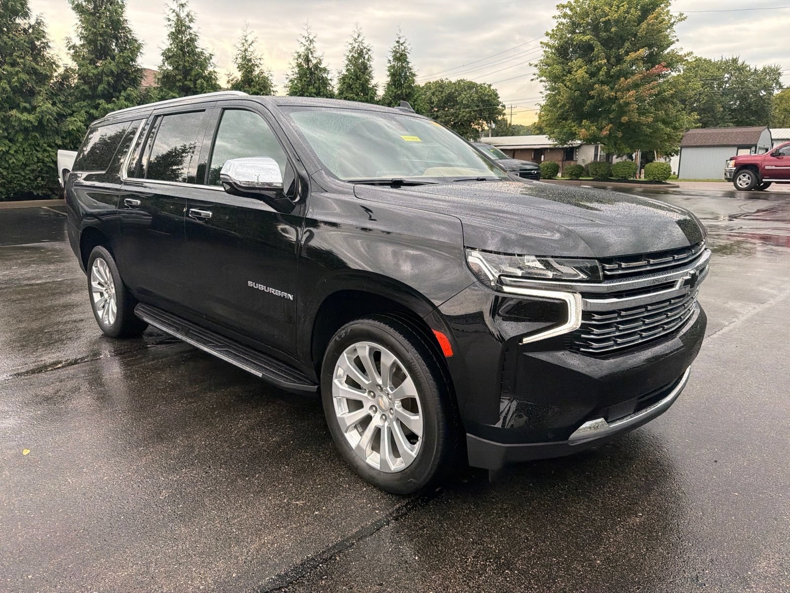 Used 2022 Chevrolet Suburban Premier AWD/4WD image 7