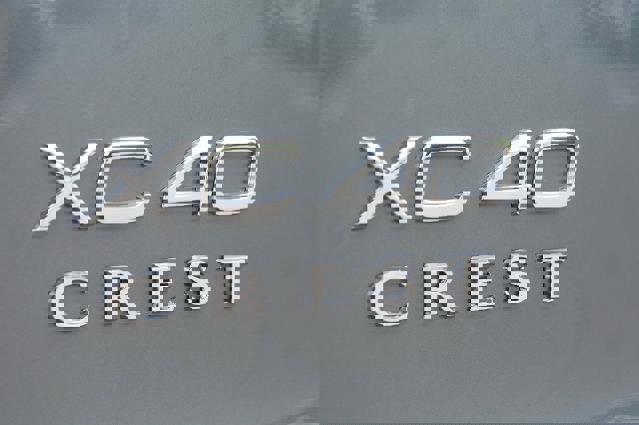 New 2026 Volvo XC40 B5 Plus w/ Protection Package Premier image 7