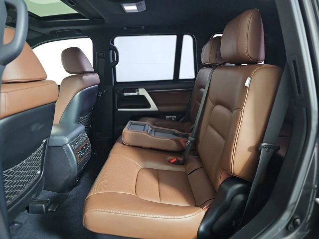 Used 2018 Toyota Land Cruiser w/ Carpet Mat Package AWD/4WD image 5