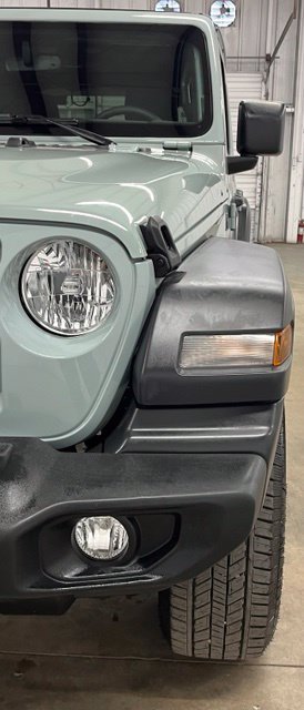 Used 2023 Jeep Wrangler Unlimited Sport w/ Sun And Sound Package AWD/4WD image 9