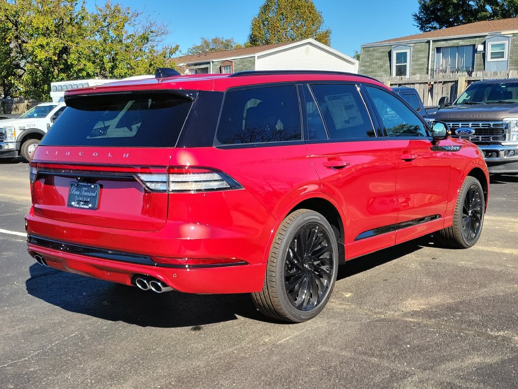 New 2026 Lincoln Aviator Reserve w/ Jet Appearance Package AWD/4WD image 4