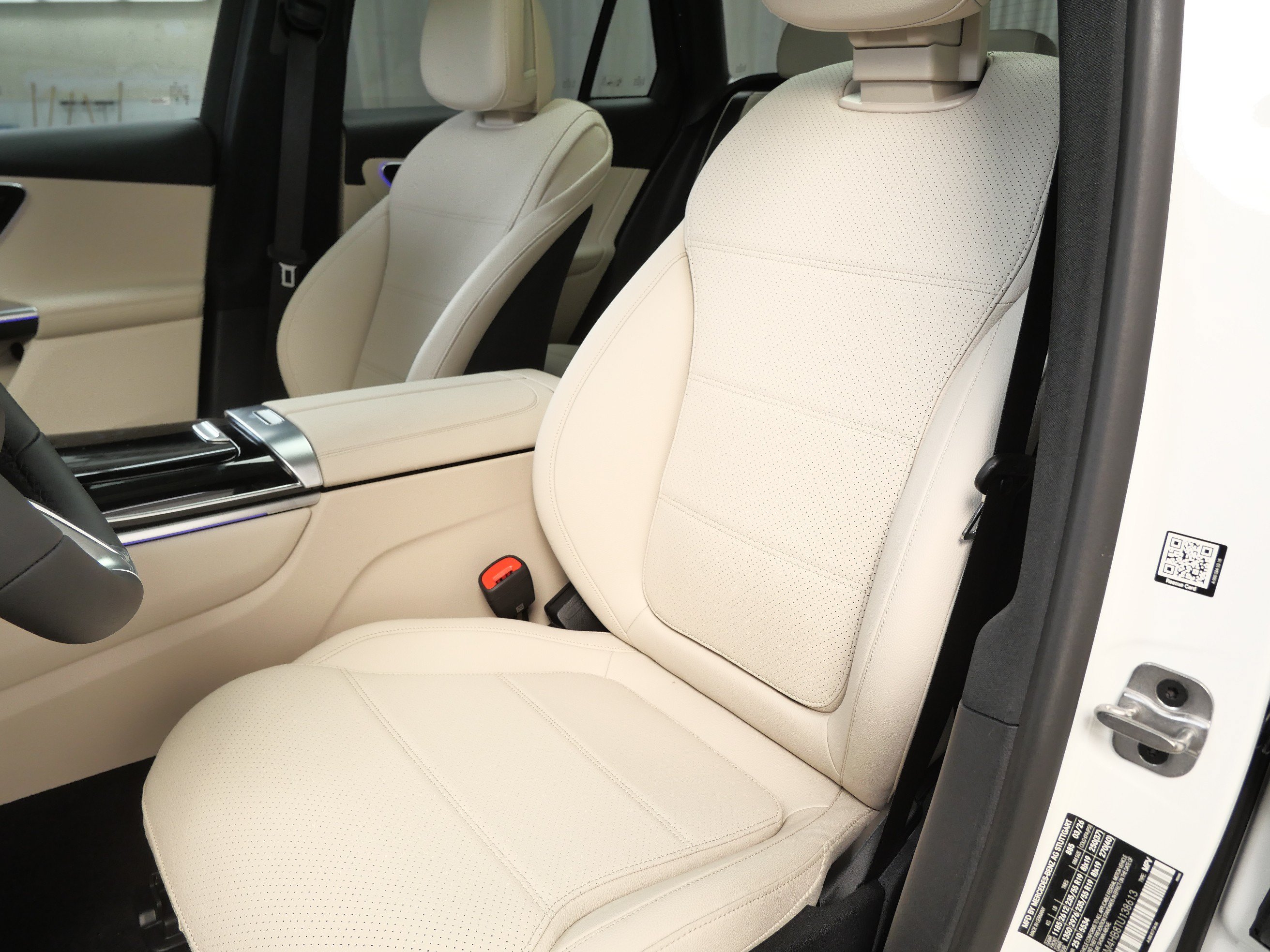 New 2026 Mercedes-Benz GLC 300 4MATIC image 3