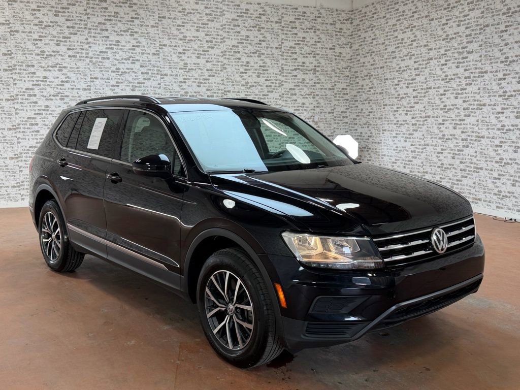 Used 2020 Volkswagen Tiguan SE image 1