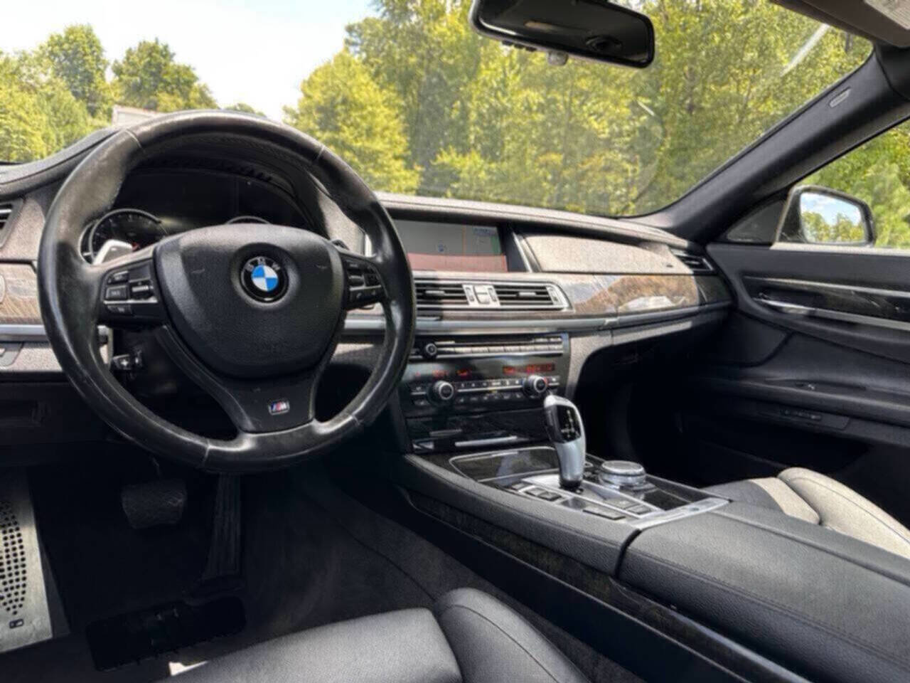 Used 2015 BMW 740Li xDrive image 15