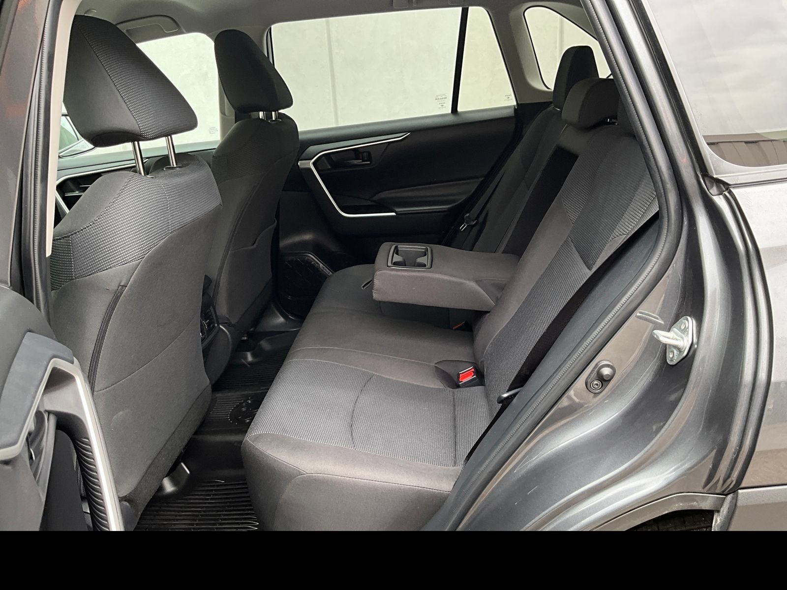 Used 2024 Toyota RAV4 LE AWD/4WD image 10