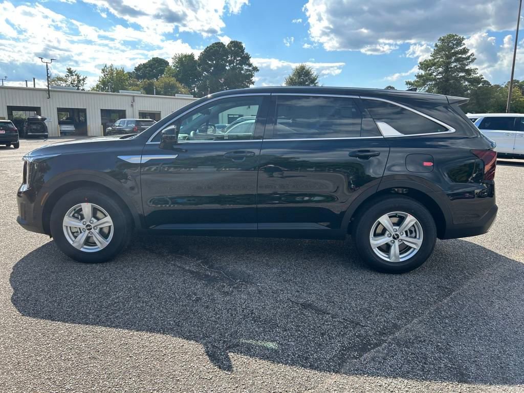 New 2026 Kia Sorento LX FWD image 3