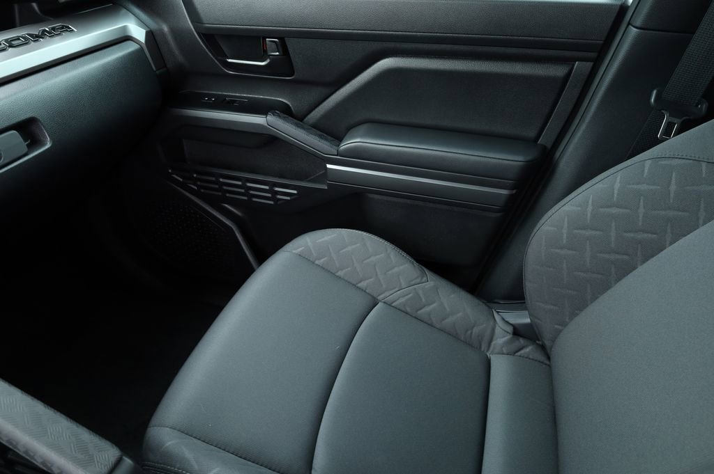 Used 2025 Toyota Tacoma SR5 image 12