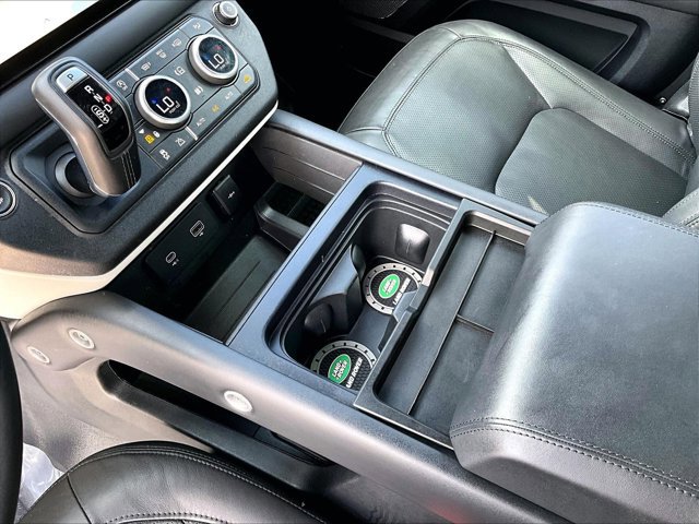 Used 2024 Land Rover Defender 110 SE image 15