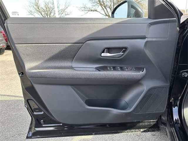 New 2026 Nissan Kicks SV image 14