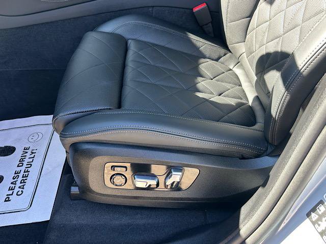 Used 2025 BMW X5 xDrive40i AWD/4WD image 14