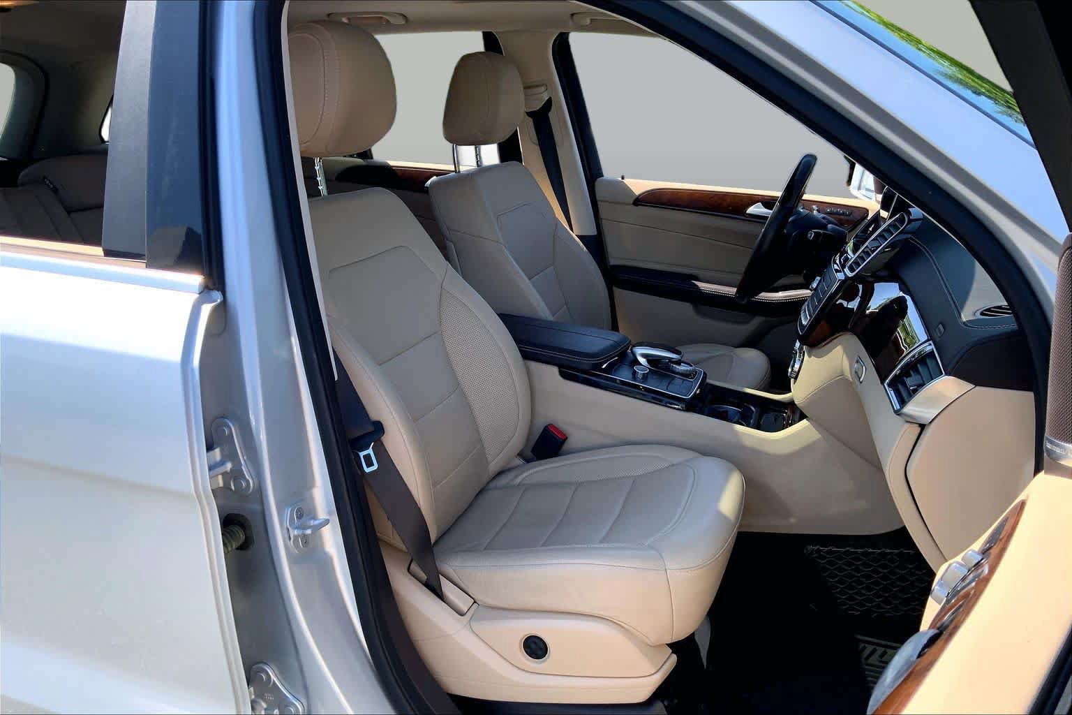 Used 2017 Mercedes-Benz GLE 400 4MATIC image 9