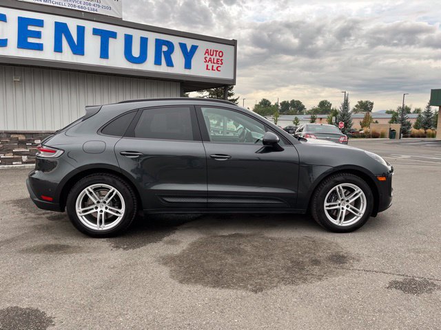 Used 2023 Porsche Macan w/ Premium Package Plus AWD/4WD image 14