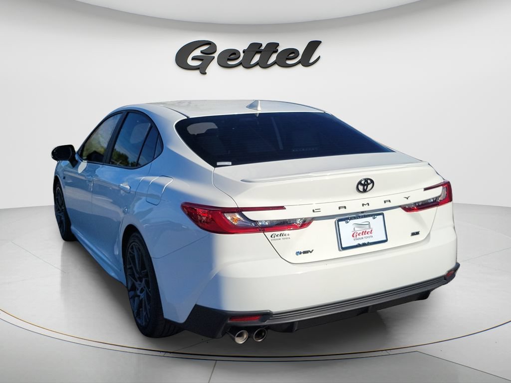 Used 2025 Toyota Camry SE w/ Convenience Package FWD image 6