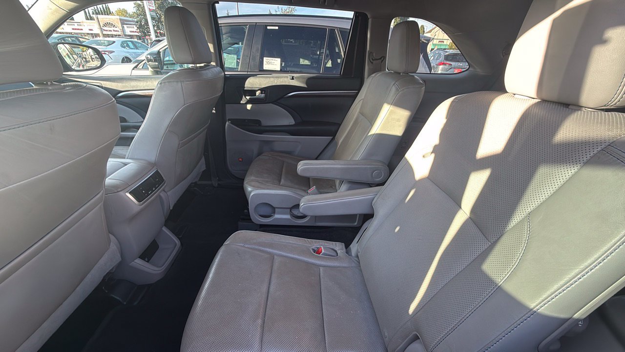 Used 2015 Toyota Highlander Limited FWD image 5