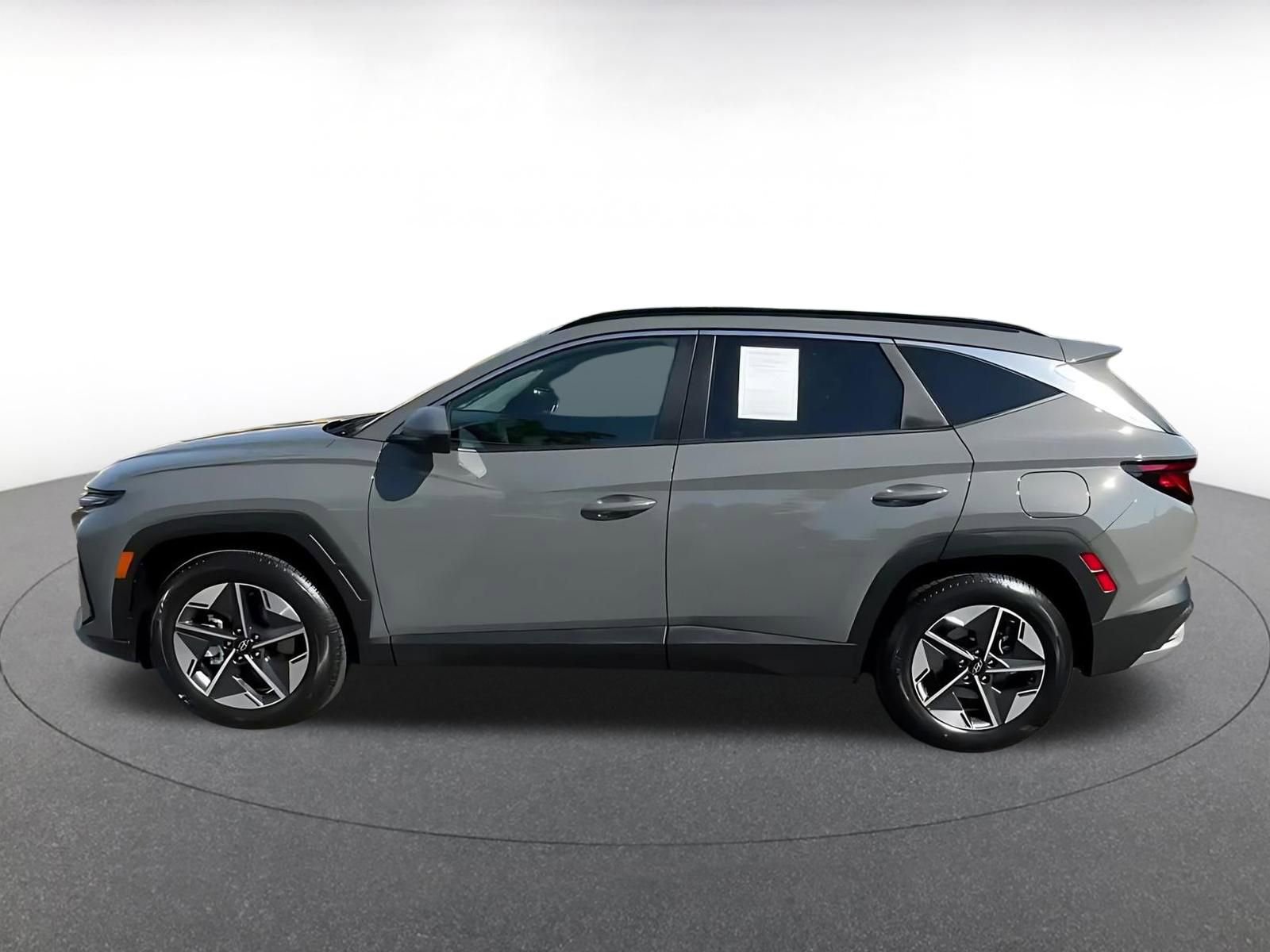 Used 2025 Hyundai Tucson Blue image 9