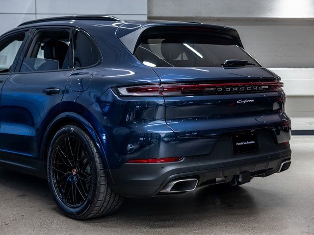 Certified 2025 Porsche Cayenne E-Hybrid image 25