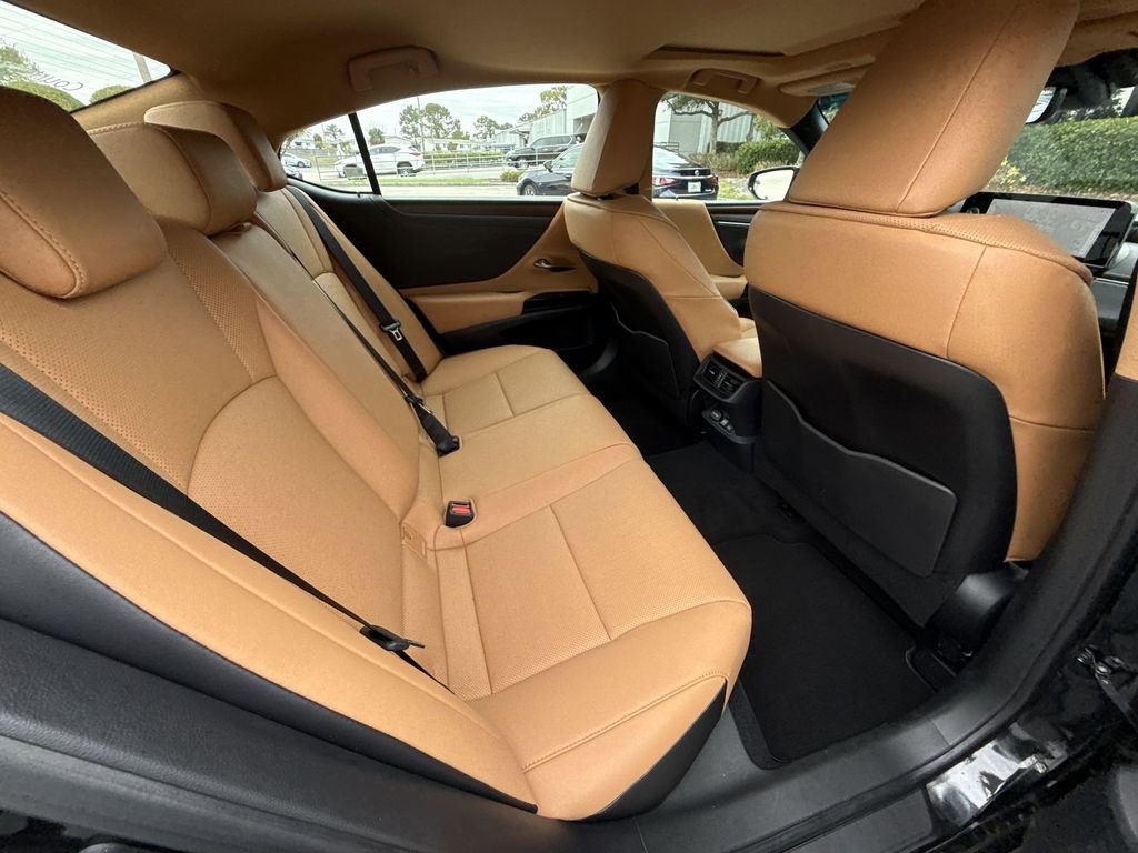 Used 2025 Lexus ES 350 w/ Premium Package image 17
