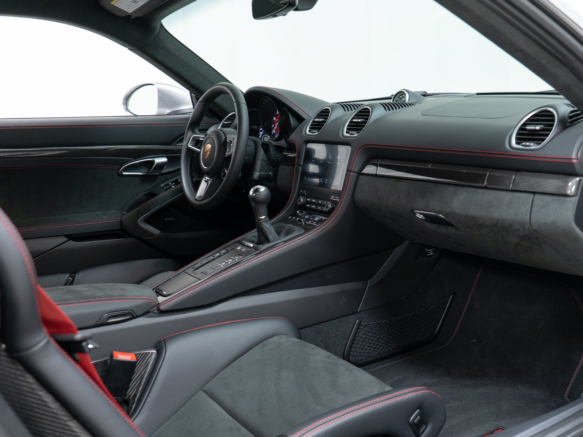 Certified 2025 Porsche 718 Cayman GTS RWD image 36