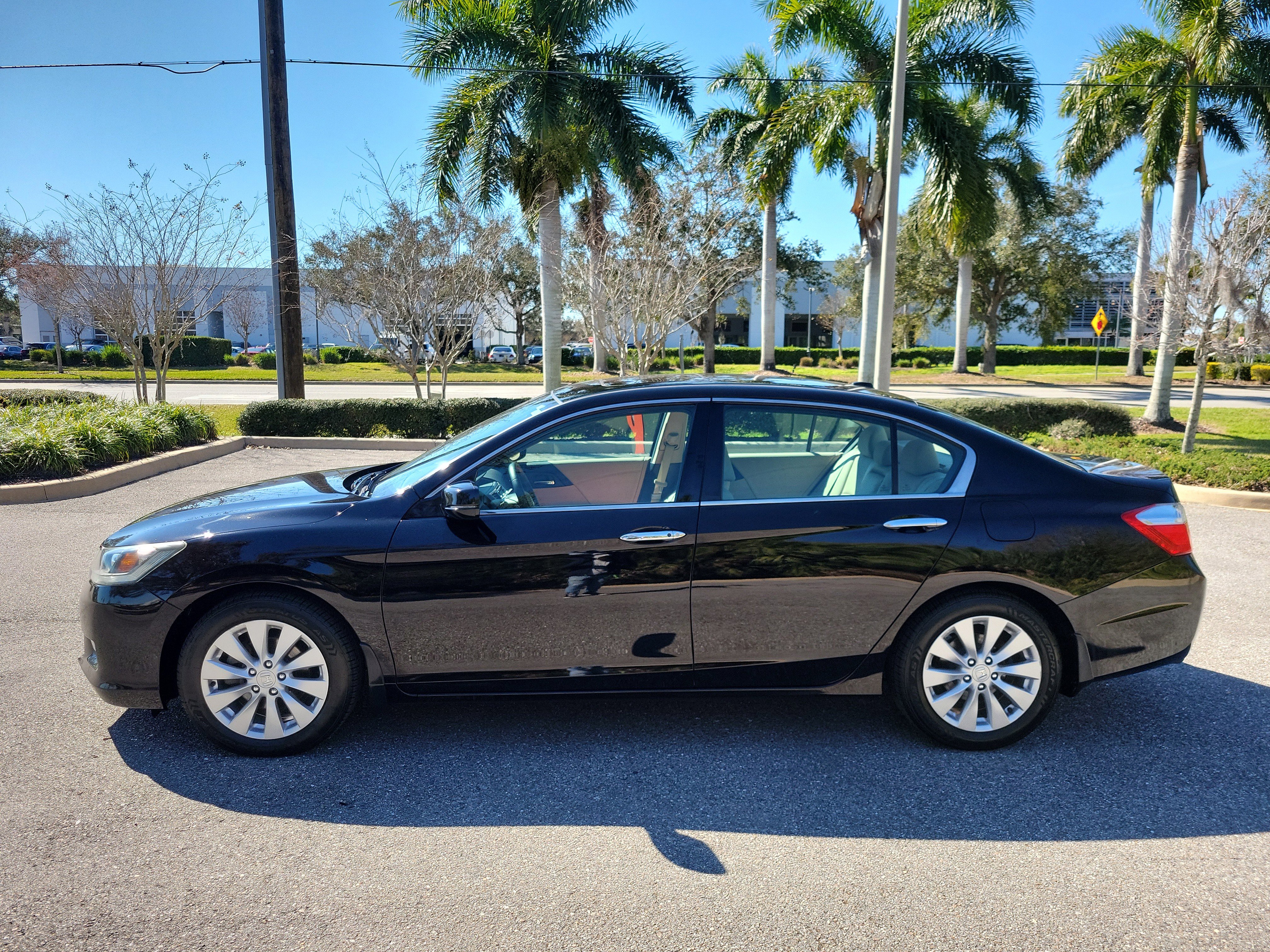 Used 2015 Honda Accord EX-L image 7