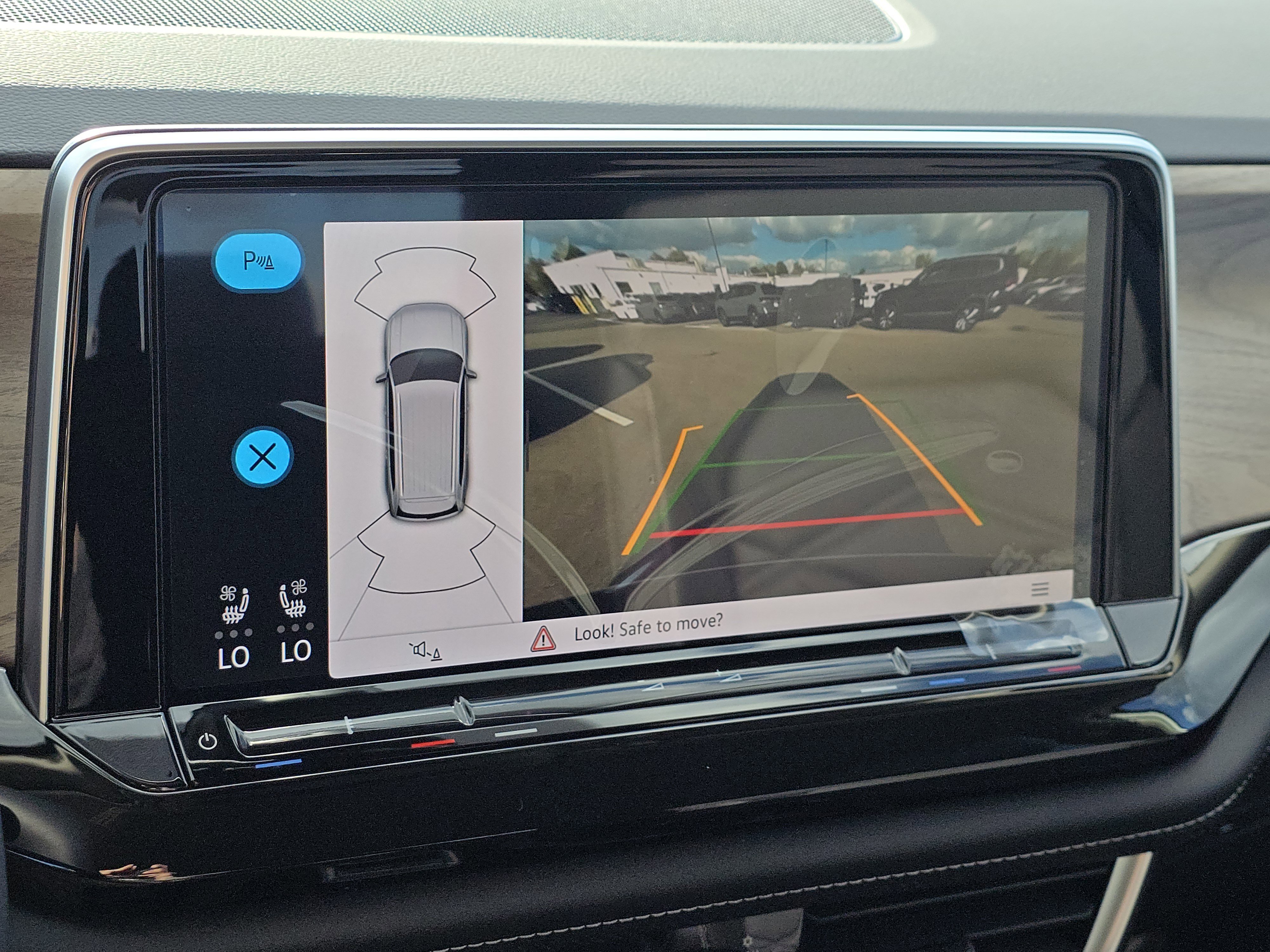 New 2026 Volkswagen Atlas SE image 24