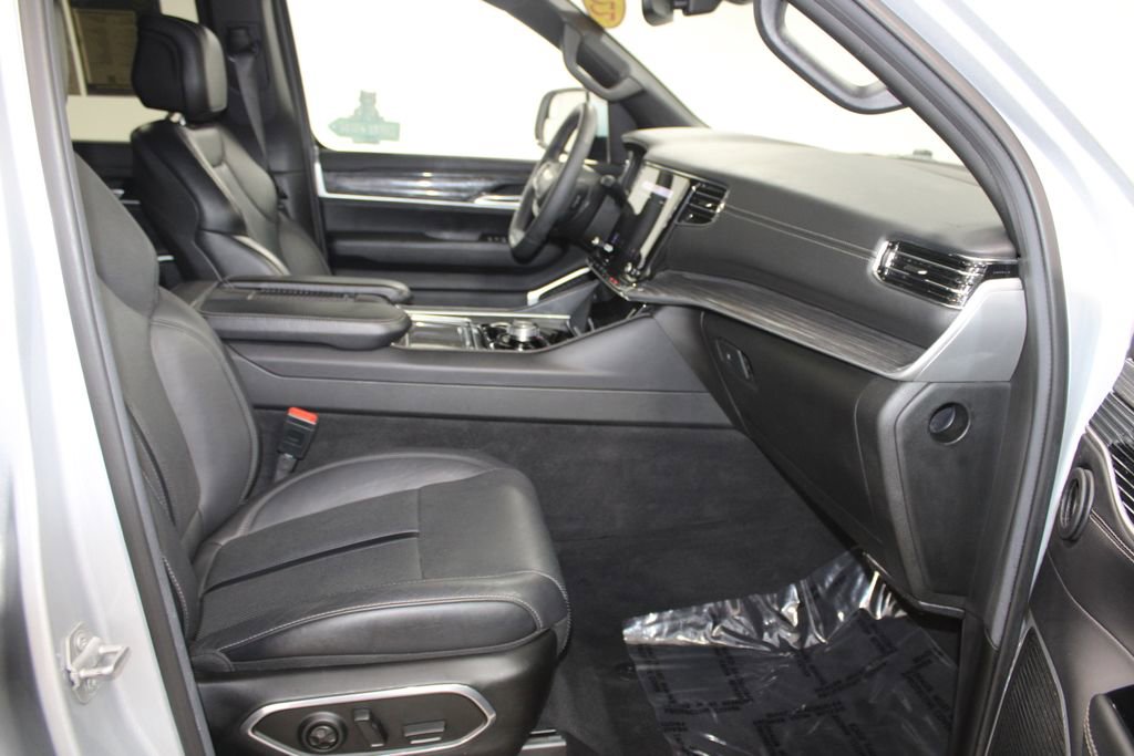 Used 2022 Jeep Wagoneer Series II image 28