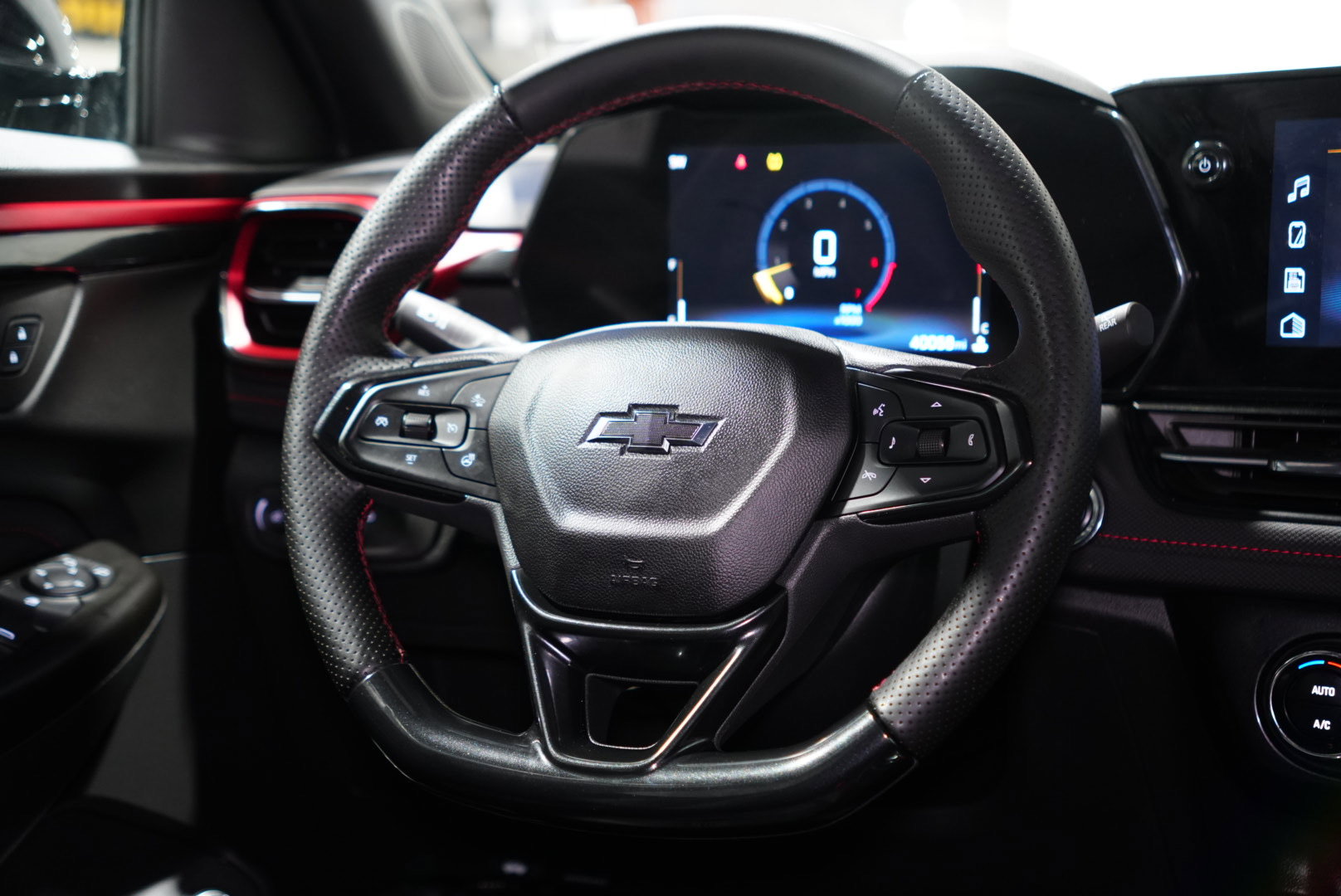 Used 2024 Chevrolet TrailBlazer RS w/ Convenience Package image 13