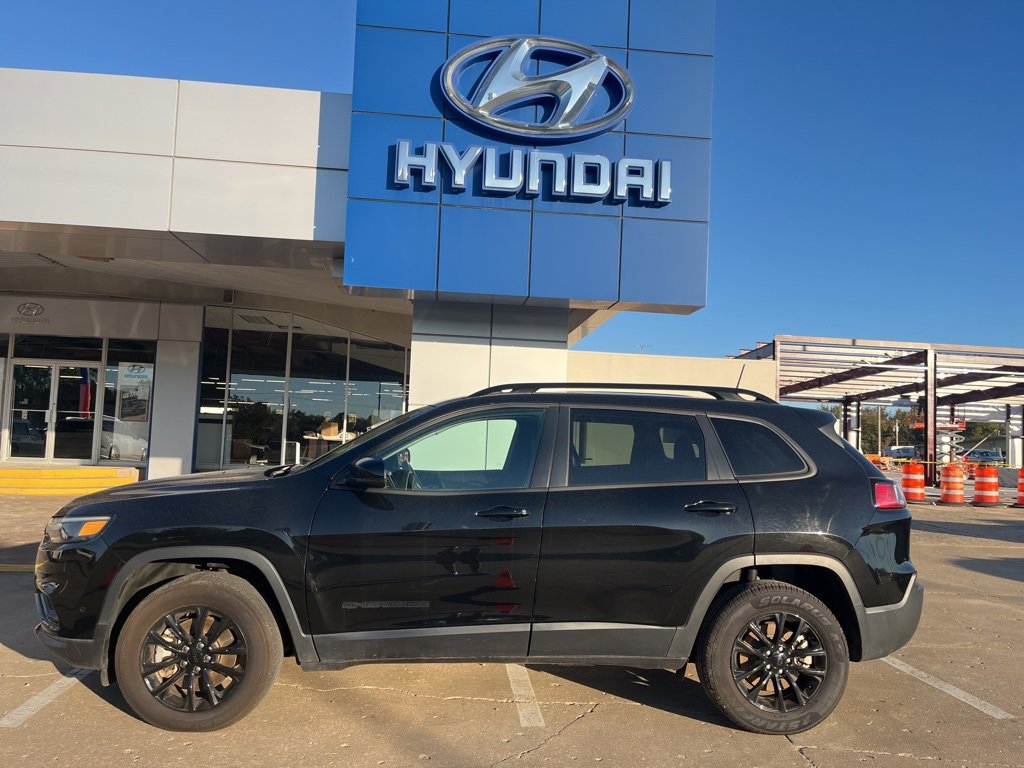 Used 2023 Jeep Cherokee Altitude Lux