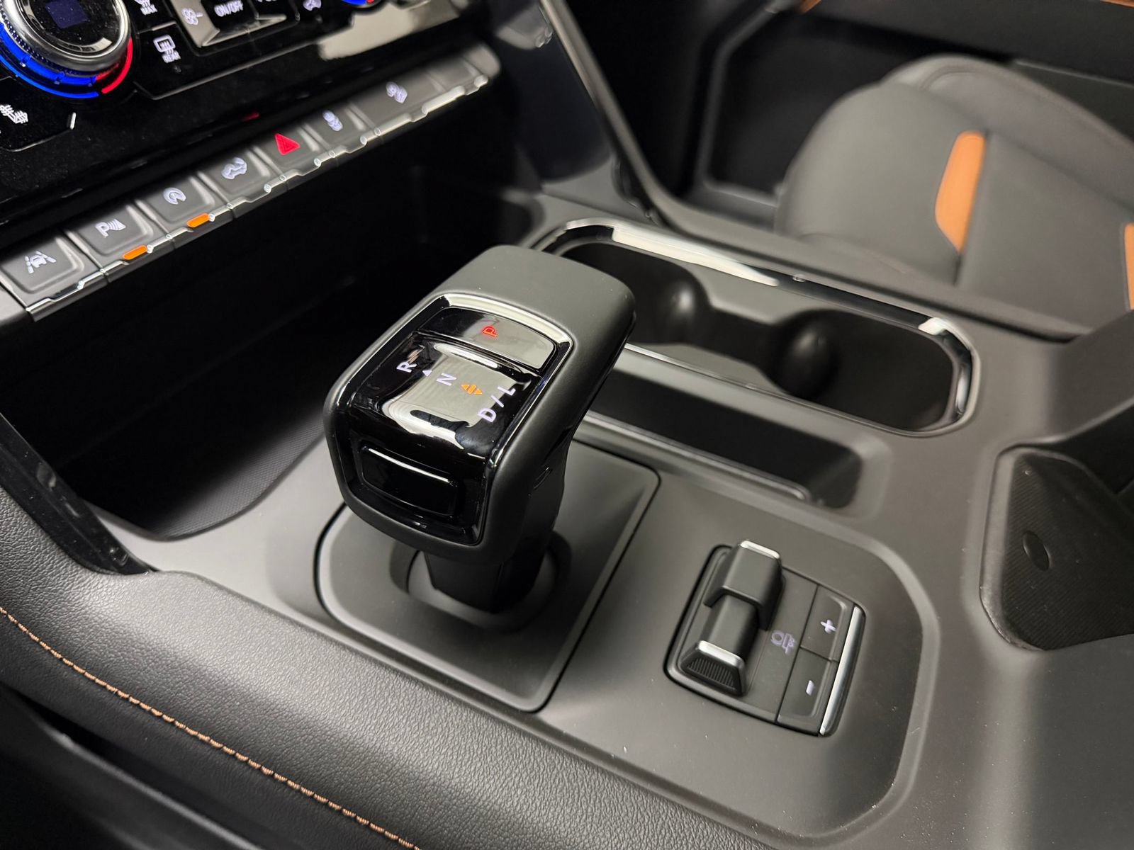 New 2026 GMC Sierra 1500 AT4 w/ AT4 Preferred Package AWD/4WD image 15