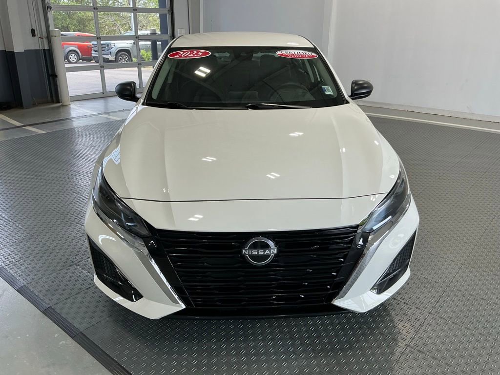 Used 2025 Nissan Altima 2.5 S FWD image 19