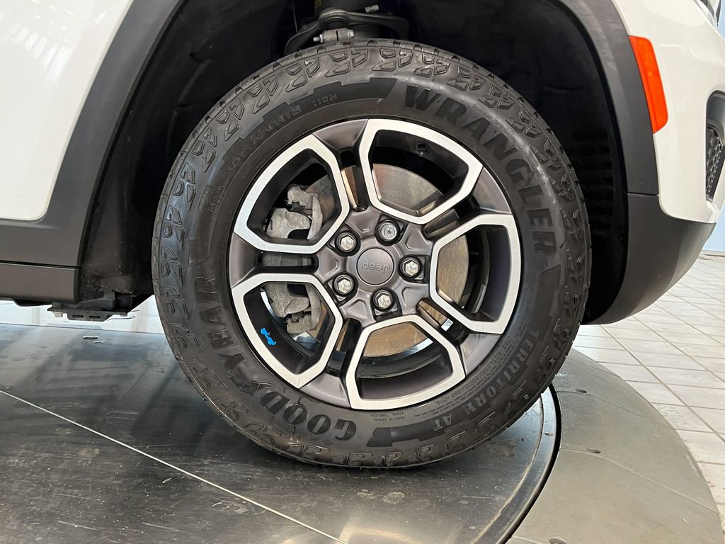 Used 2022 Jeep Grand Cherokee Trailhawk image 12