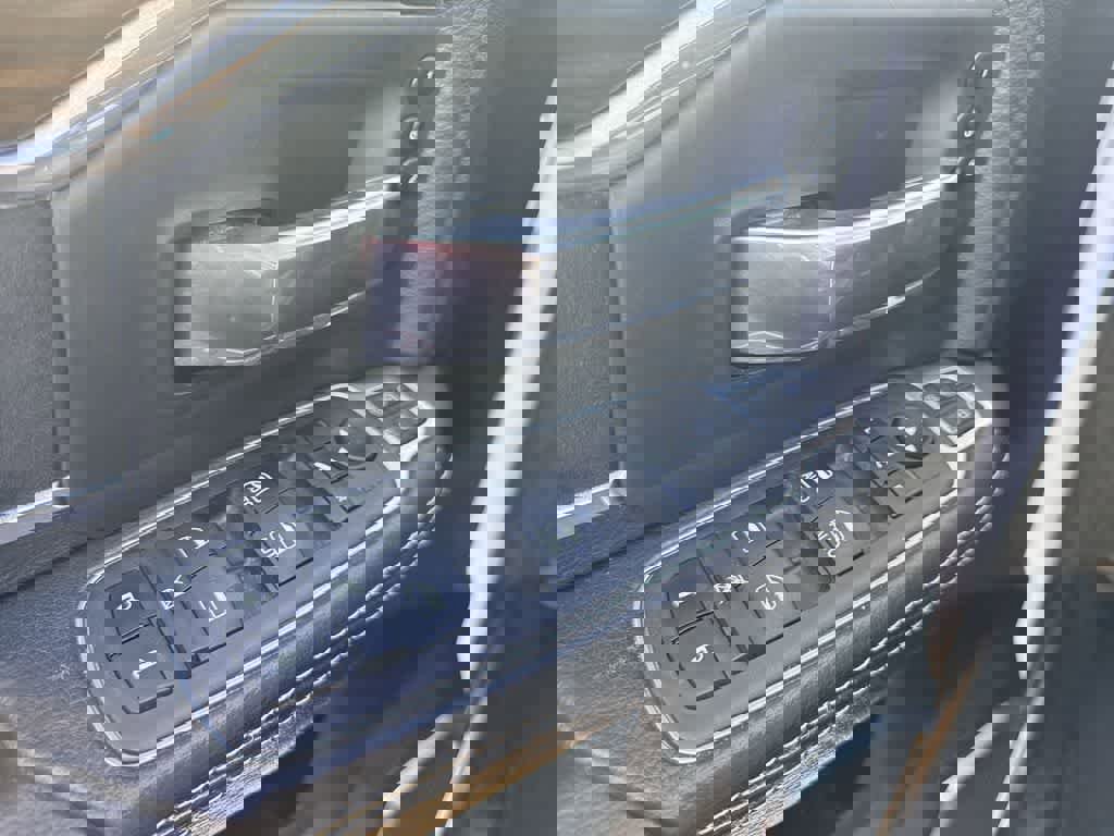 Used 2024 RAM 2500 Laramie image 22