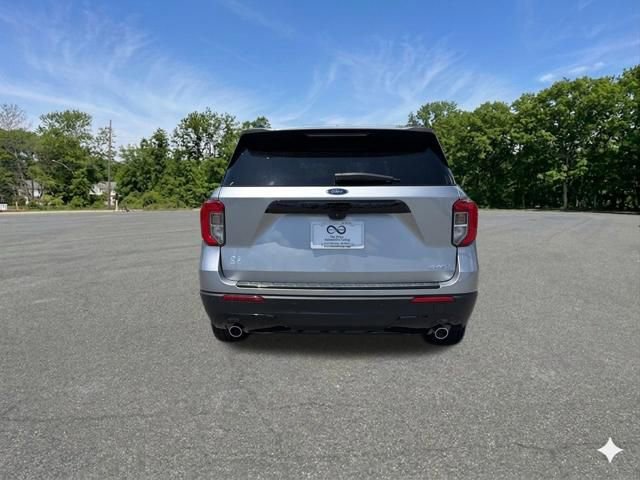 Used 2023 Ford Explorer ST-Line AWD/4WD image 7