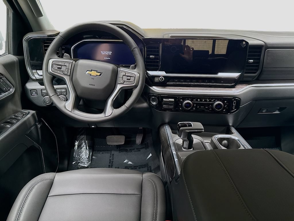 New 2026 Chevrolet Silverado 1500 LTZ w/ LTZ Premium Package AWD/4WD image 24