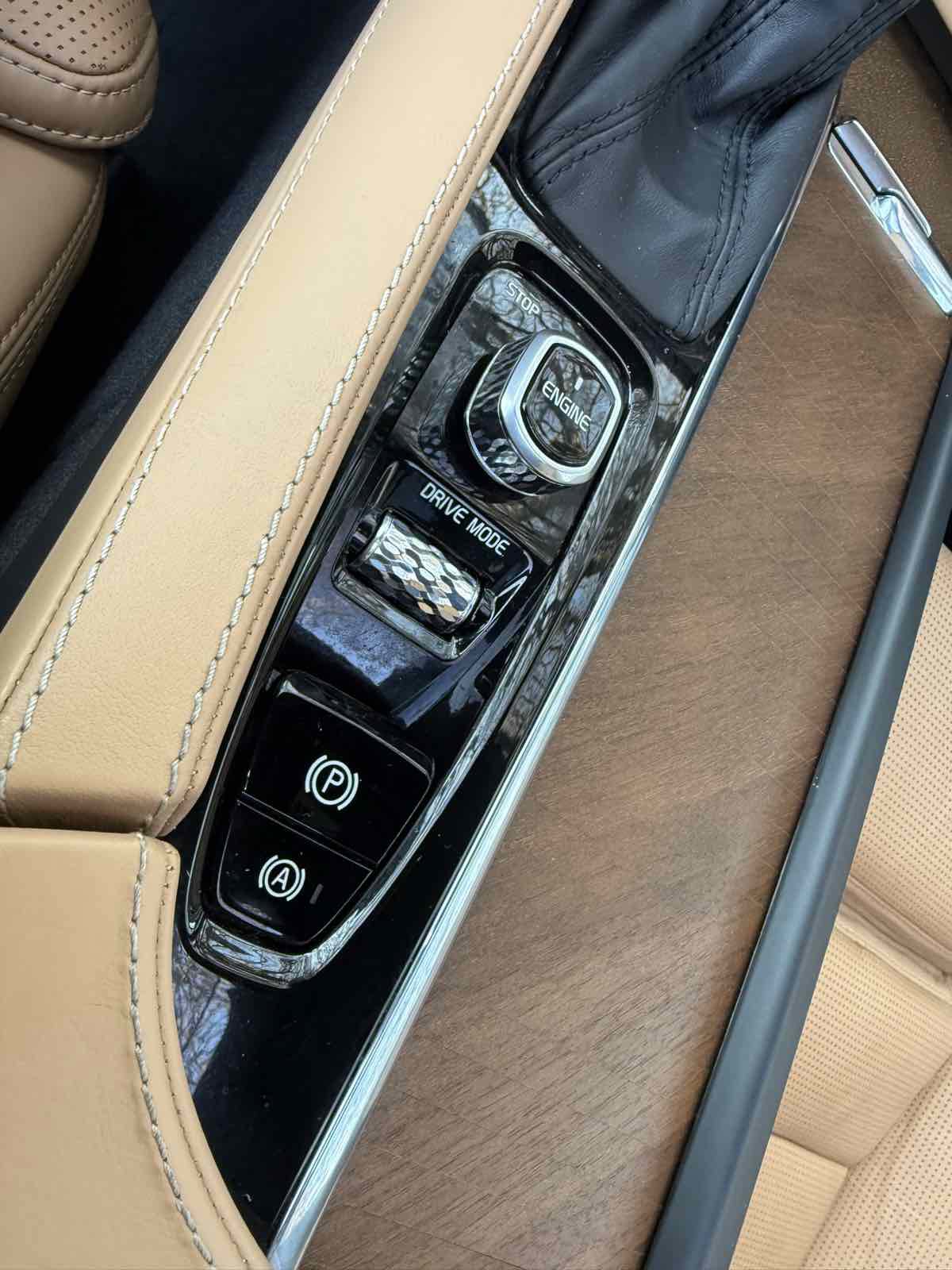 Used 2017 Volvo XC90 T6 Inscription w/ Vision Package image 23