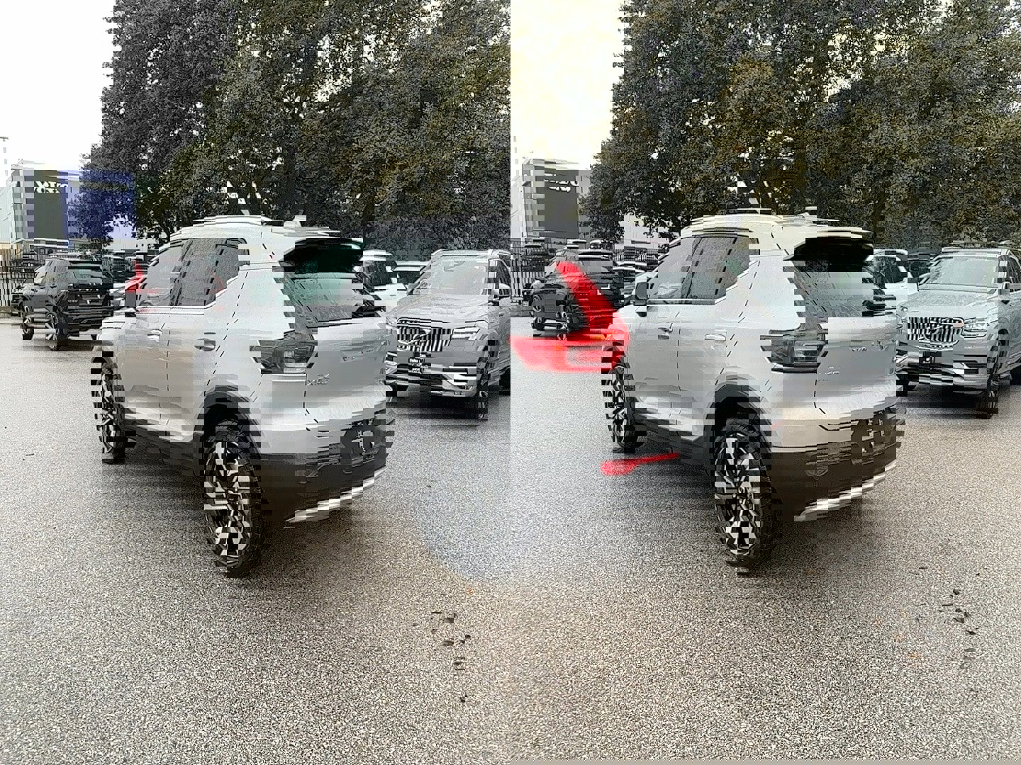 New 2025 Volvo XC40 B5 Ultra w/ Protection Package image 4