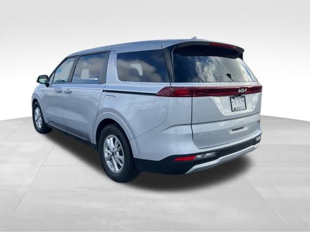 Certified 2023 Kia Carnival LX image 6